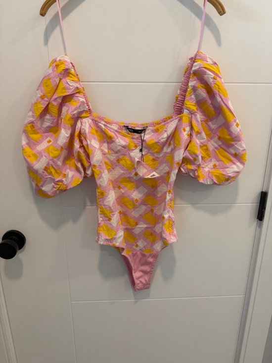 Zara Tops - Zara Pink & Yellow Puff-Sleeve One-Piece Bodysuit with Geometric Print size XS